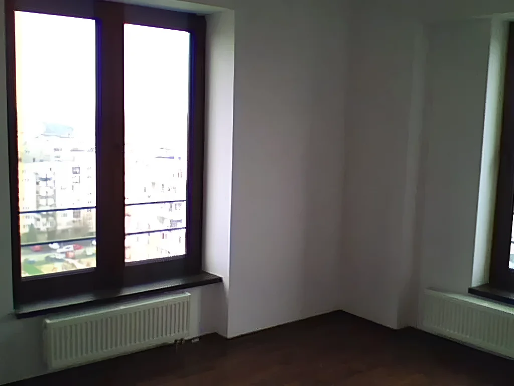 Camera goala luminoasa apartament de inchiriere Sector 5, București
